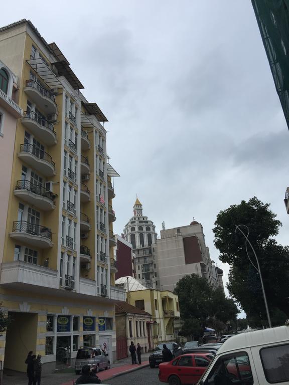 Apartment Pshavela 16 Батуми Екстериор снимка