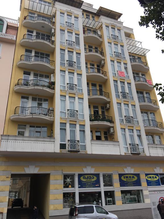 Apartment Pshavela 16 Батуми Екстериор снимка