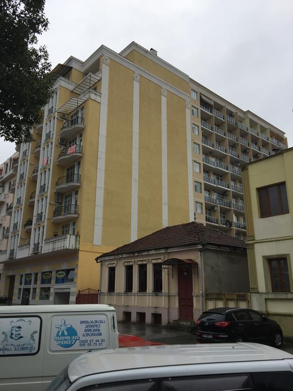 Apartment Pshavela 16 Батуми Екстериор снимка