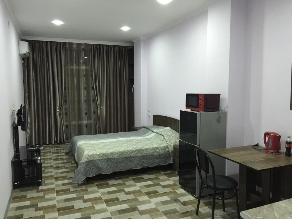 Apartment Pshavela 16 Батуми Екстериор снимка