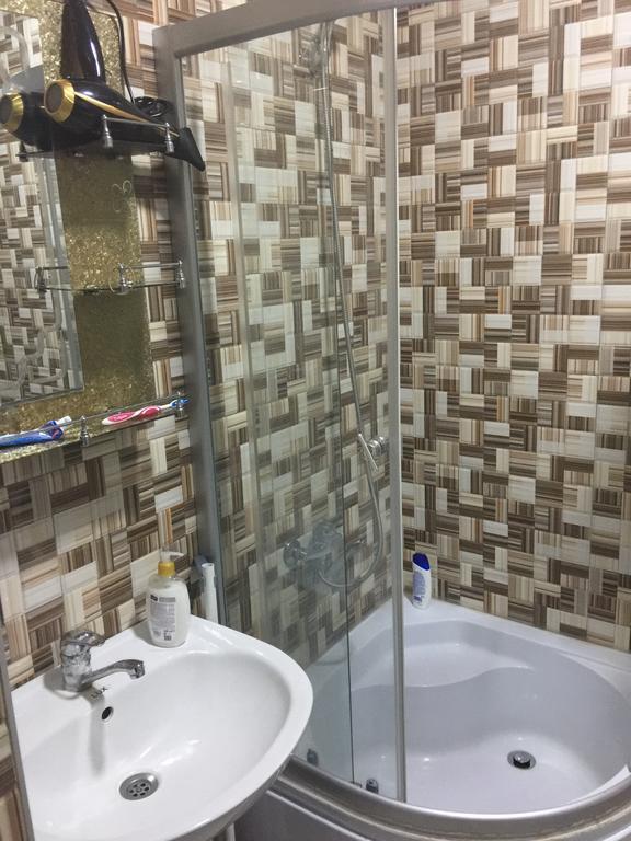 Apartment Pshavela 16 Батуми Екстериор снимка