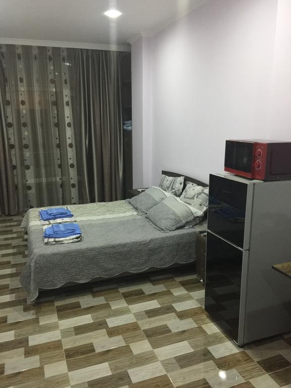 Apartment Pshavela 16 Батуми Екстериор снимка