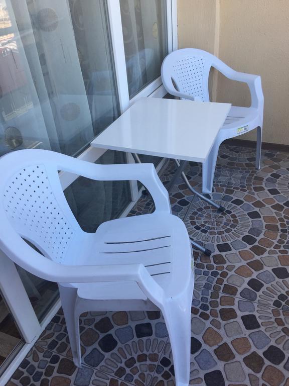 Apartment Pshavela 16 Батуми Екстериор снимка