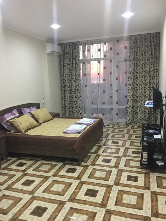 Apartment Pshavela 16 Батуми Екстериор снимка